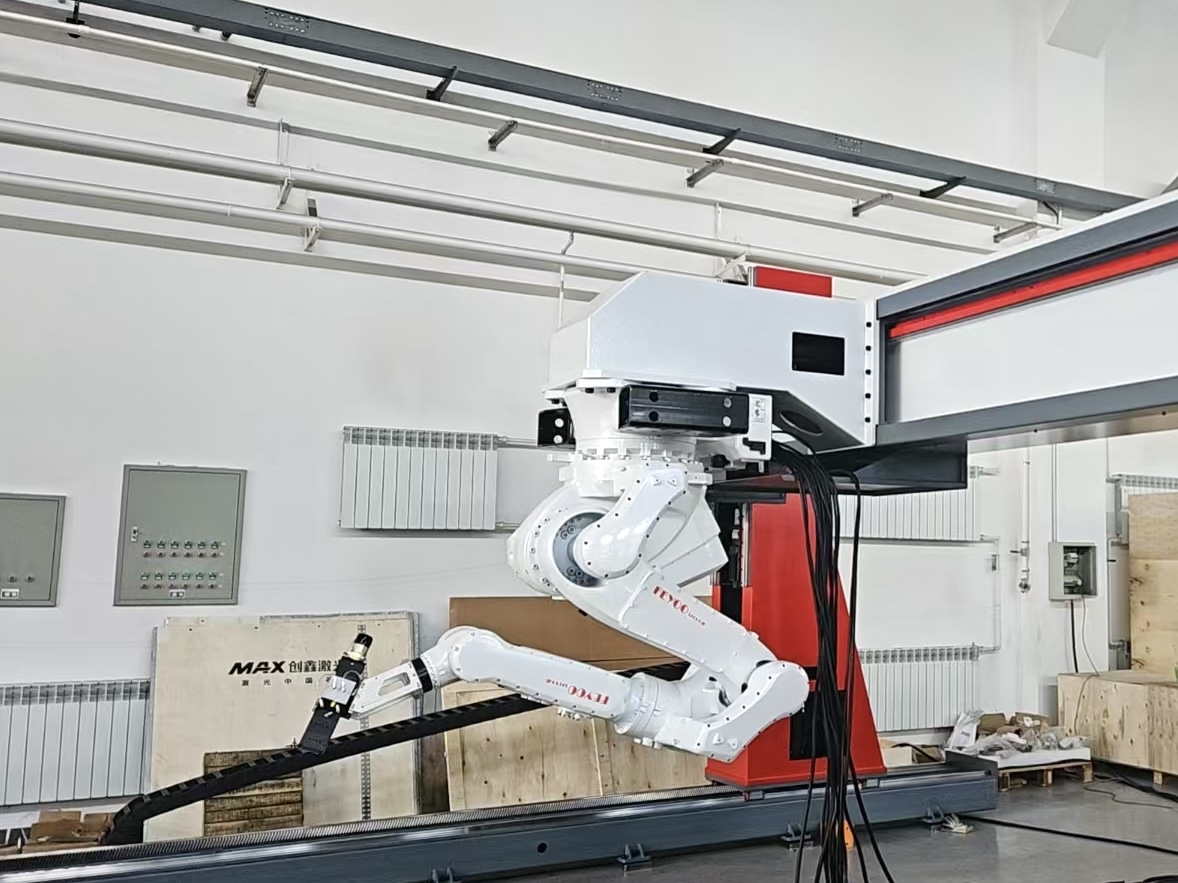 首台大臂展真空激光焊接机器人成功完成重点国防装备生产任务