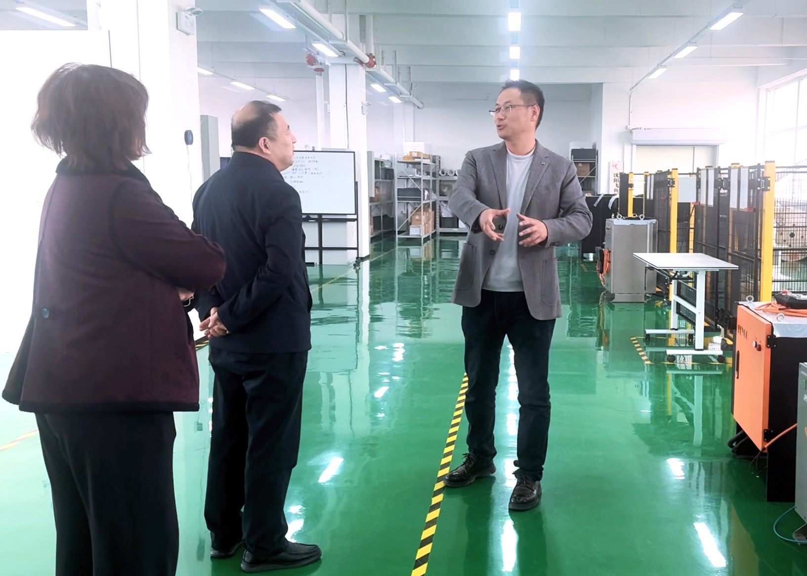 辽宁省二级巡视员等一行赴飞鱼机器人参观调研